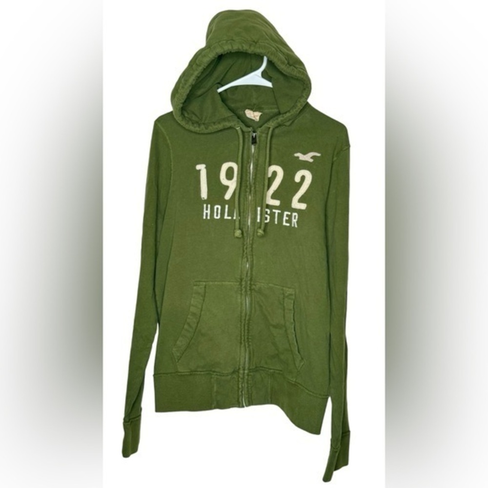 Hollister hoodie Labeled Large but fits smaller.